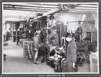 222993 Interieur van de N.V. Snelwegerfabriek “Utrecht”, W.C. Olland (Dorpsstraat 78-80) te De Bilt: ...